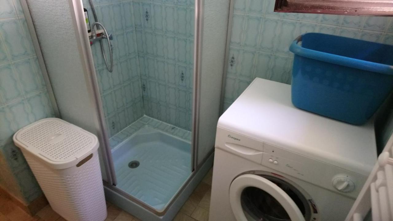F2 de 45 m2 avec jardin au rdc dans villa chiens OK à 5 min à pied des Thermes de Vernet-les-Bains, location de samedi à samedi Exterior foto